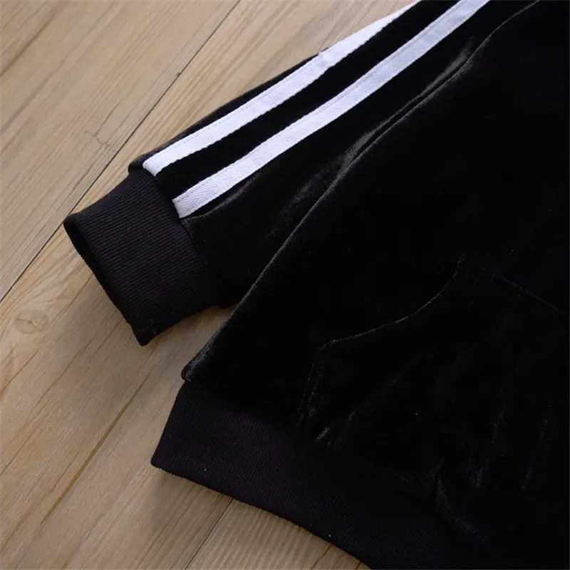 30 Pieces) Wholesale Kids Cute Rabbit Ear Design Hoodie And Pants Set