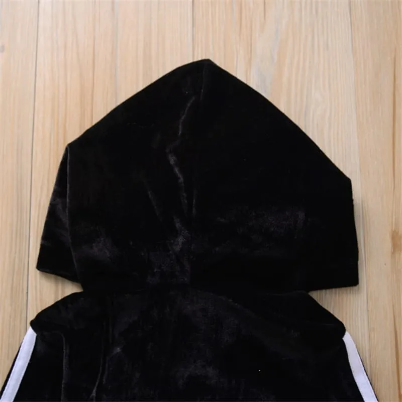 30 Pieces) Wholesale Kids Cute Rabbit Ear Design Hoodie And Pants Set