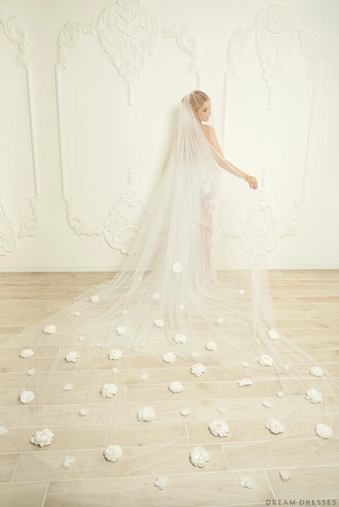 Cathedral Bridal Veil With Flowers (#Tahlia)
