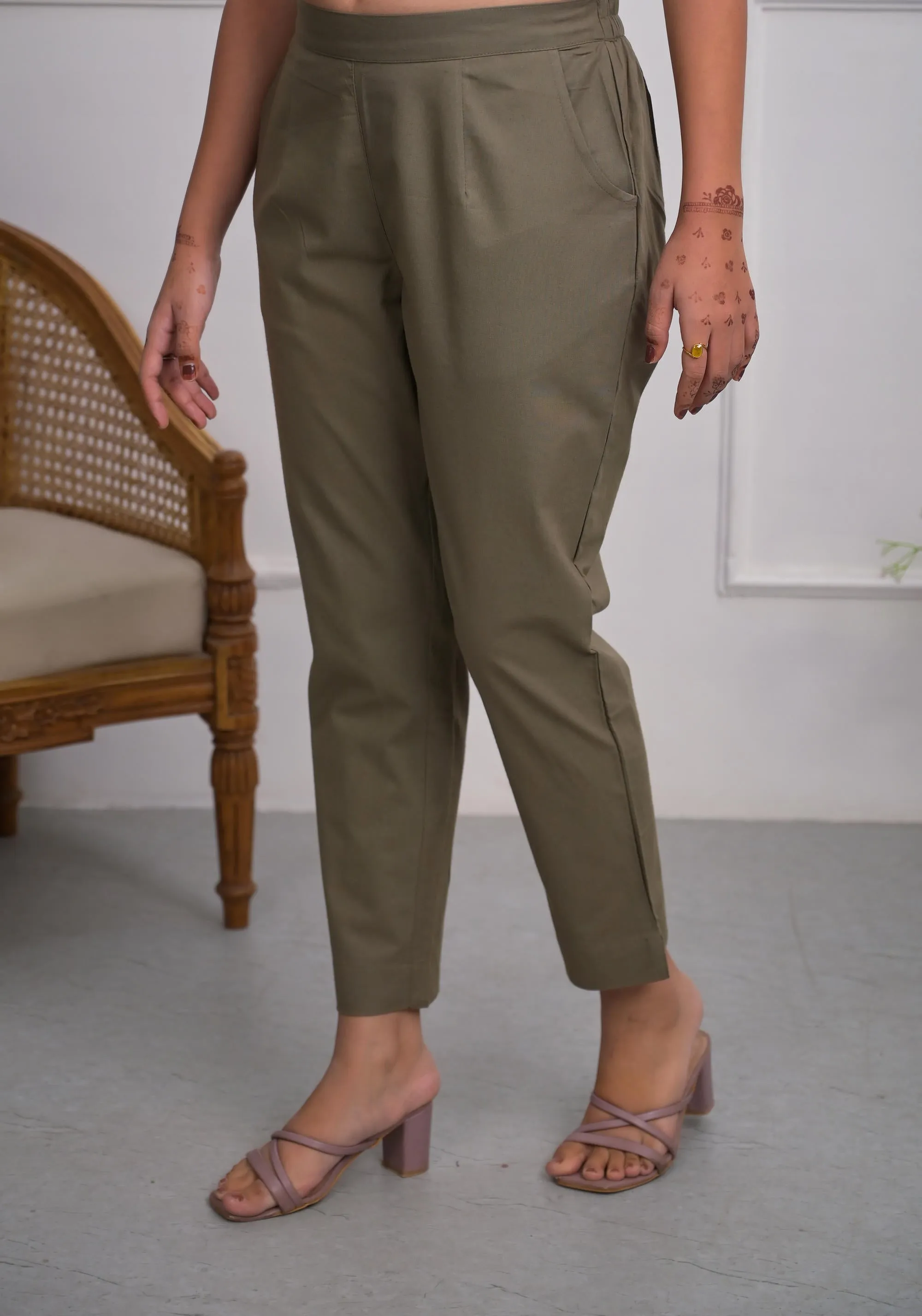 CHARCOAL Solid Cotton Pants With Partially Elasticated Waistband And Two Side Pockets