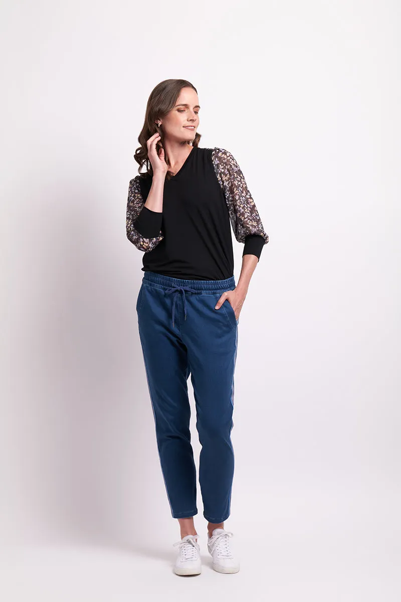 Jog Along Jeans in Light Wash