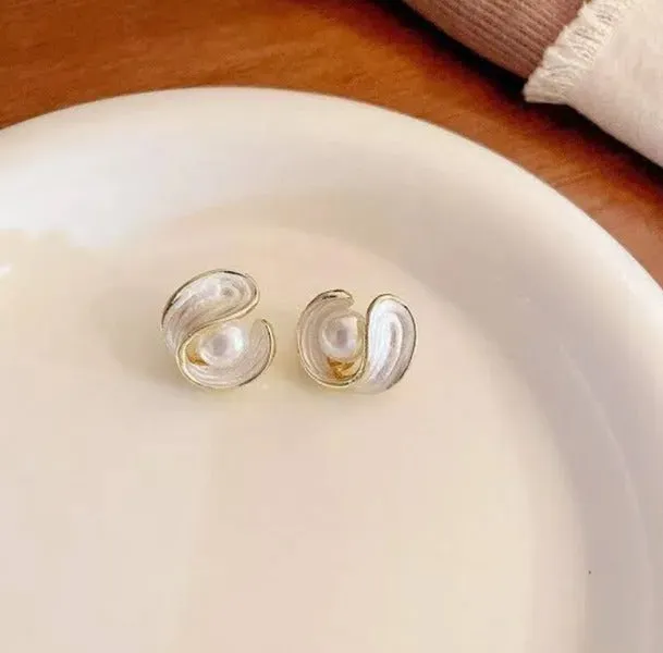 Marielle™ | Pearl Spiral Earrings