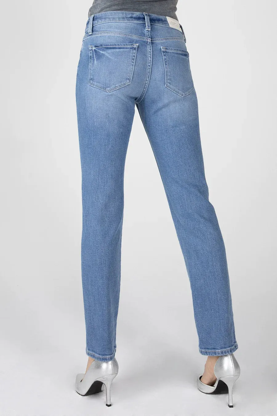 MID RISE SLIM STRAIGHT JEANS