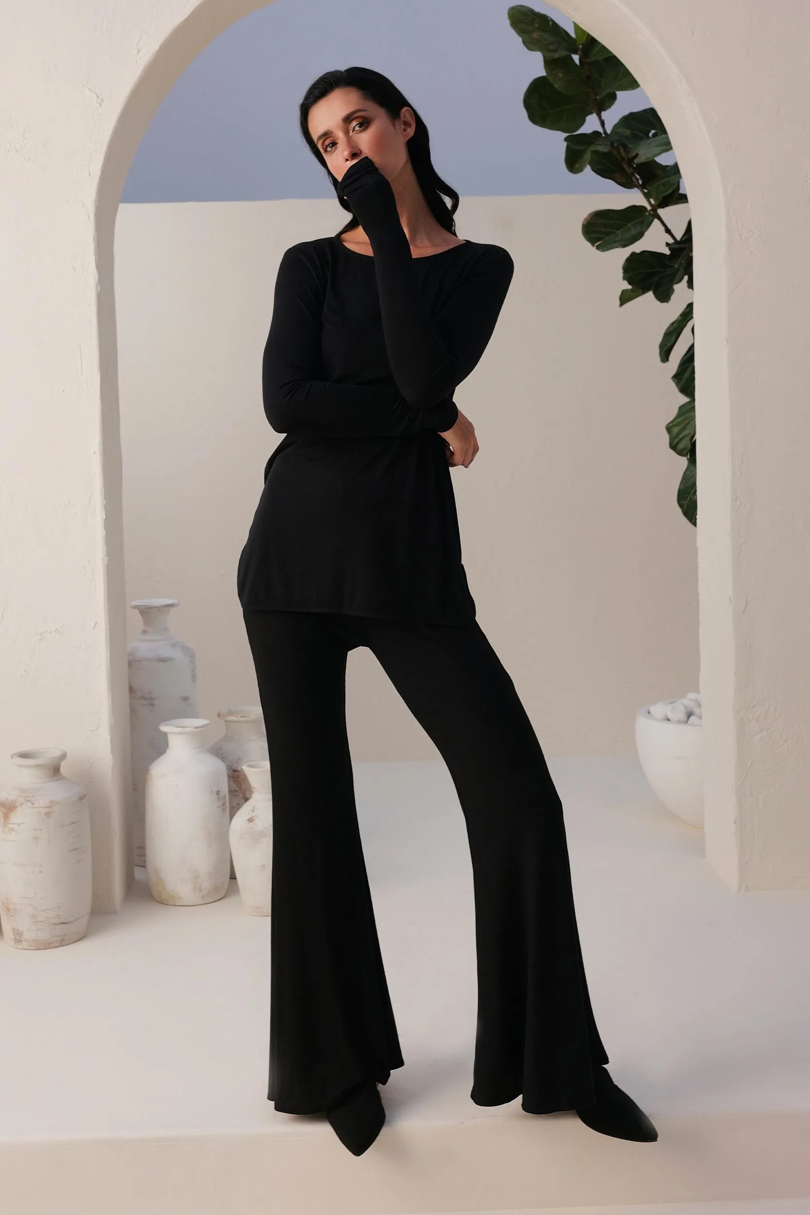 Sand Skin Flared Pants (Black)