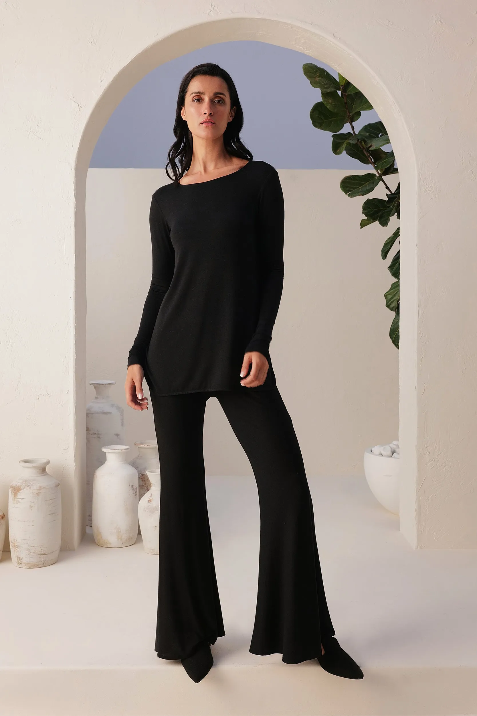 Sand Skin Flared Pants (Black)