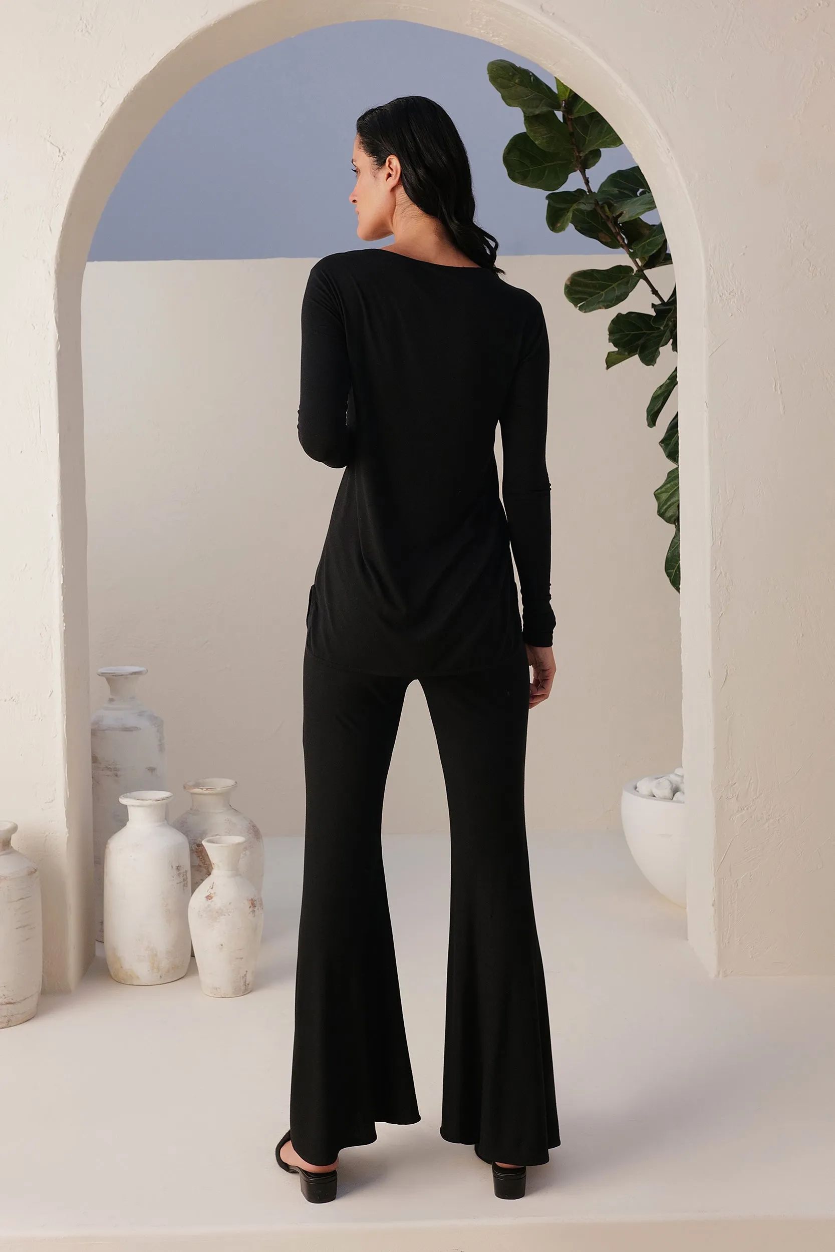Sand Skin Flared Pants (Black)
