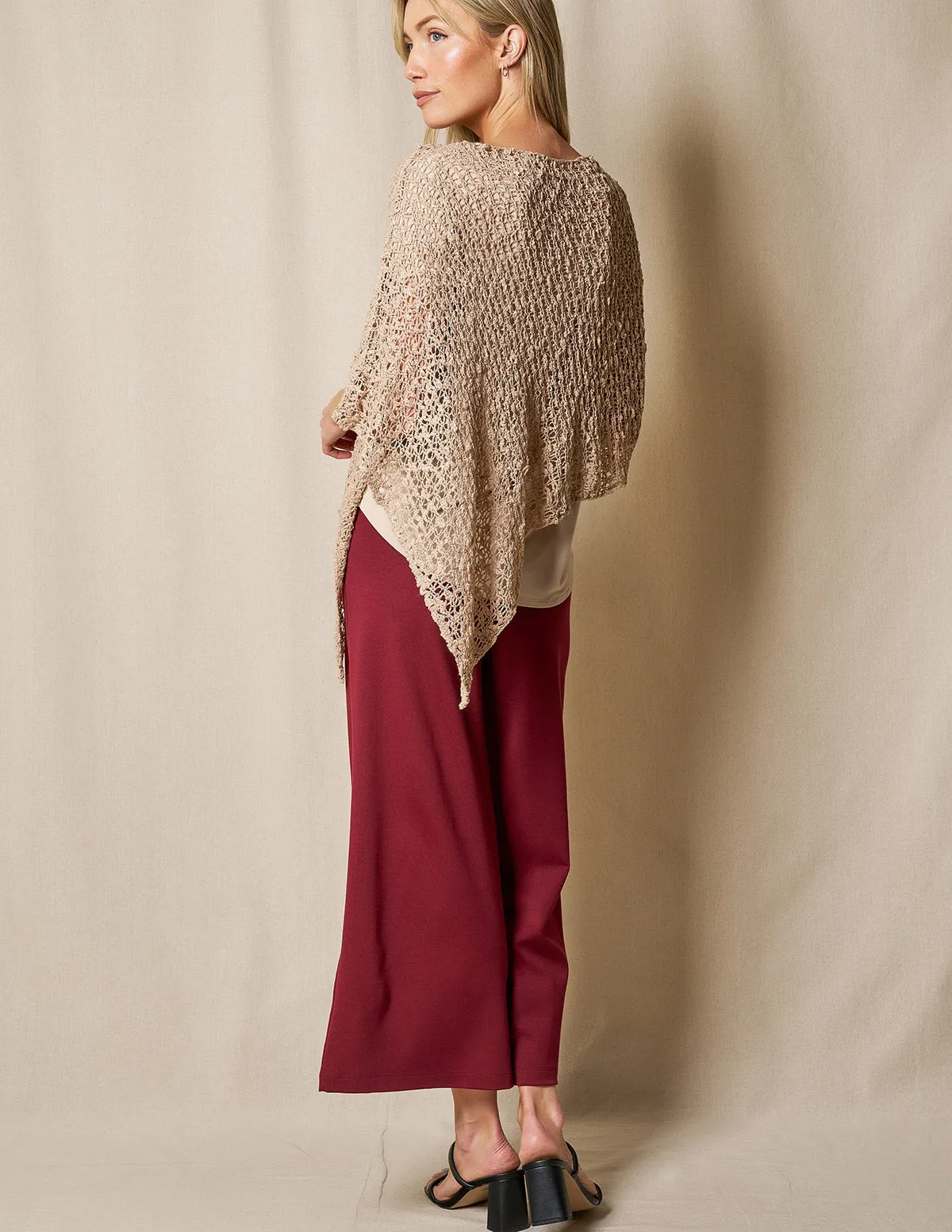 Soft Rhythm: 70s-Inspired Pants and Gentle Layers