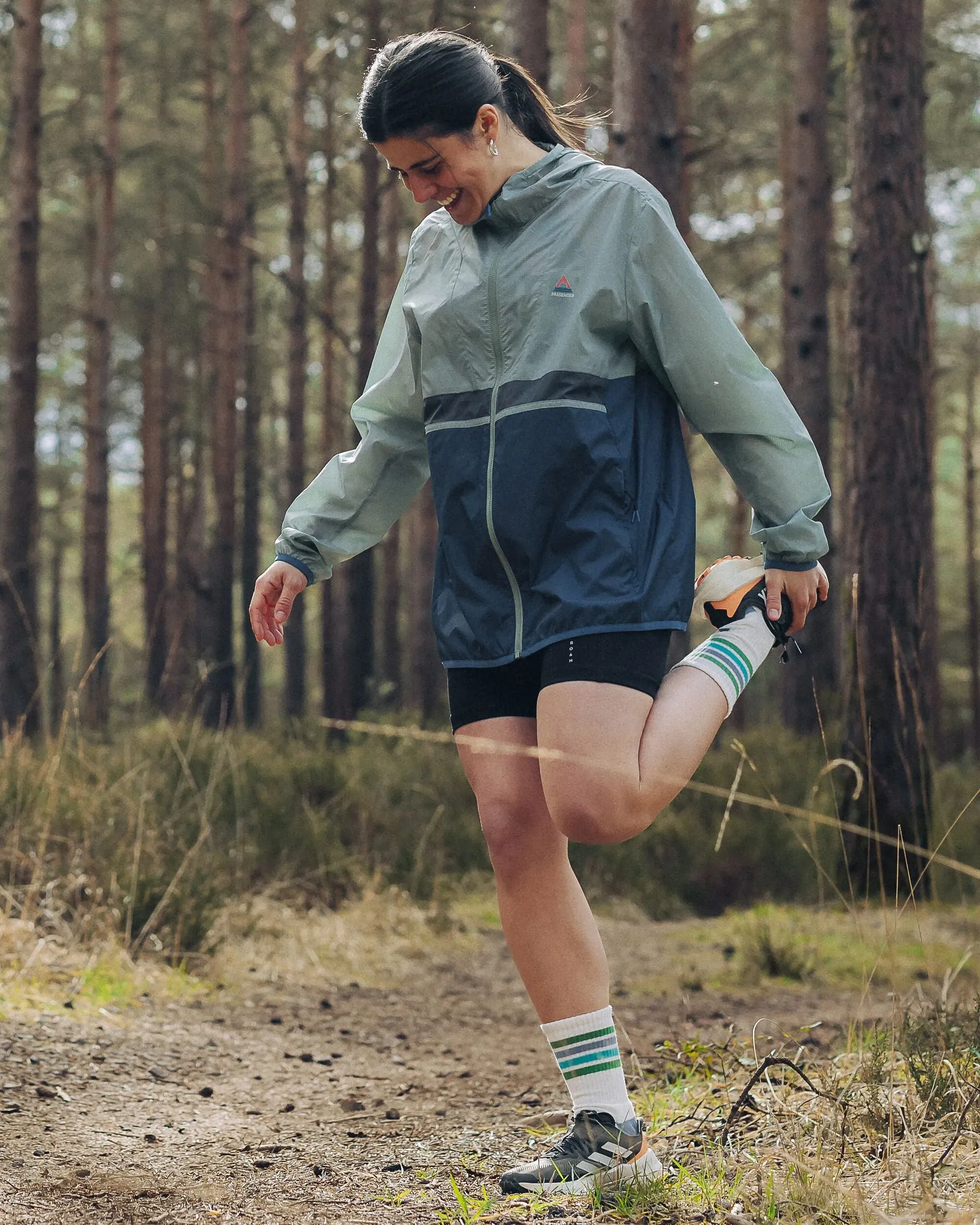 Viento Recycled Windshell Jacket - Pistachio/Dark Denim